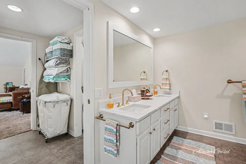 385 Marquette Avenue Park Township MI 49424