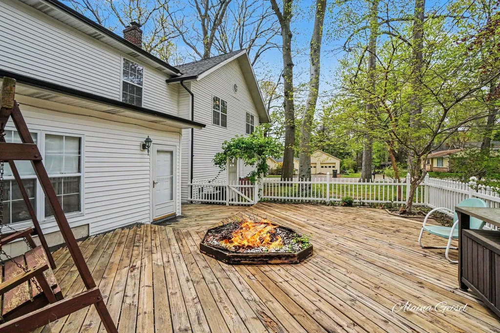 385 Marquette Avenue Park Township MI 49424