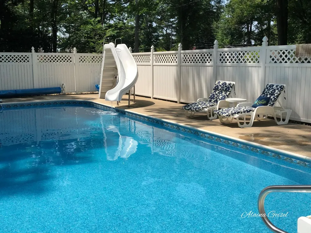 385 Marquette Avenue Park Township MI 49424