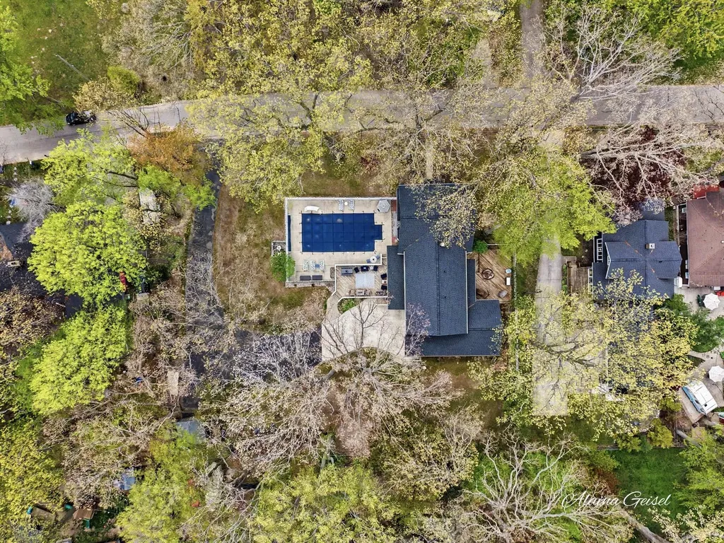 385 Marquette Avenue Park Township MI 49424