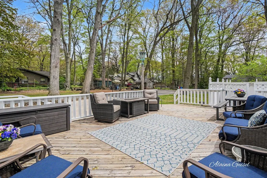 385 Marquette Avenue Park Township MI 49424