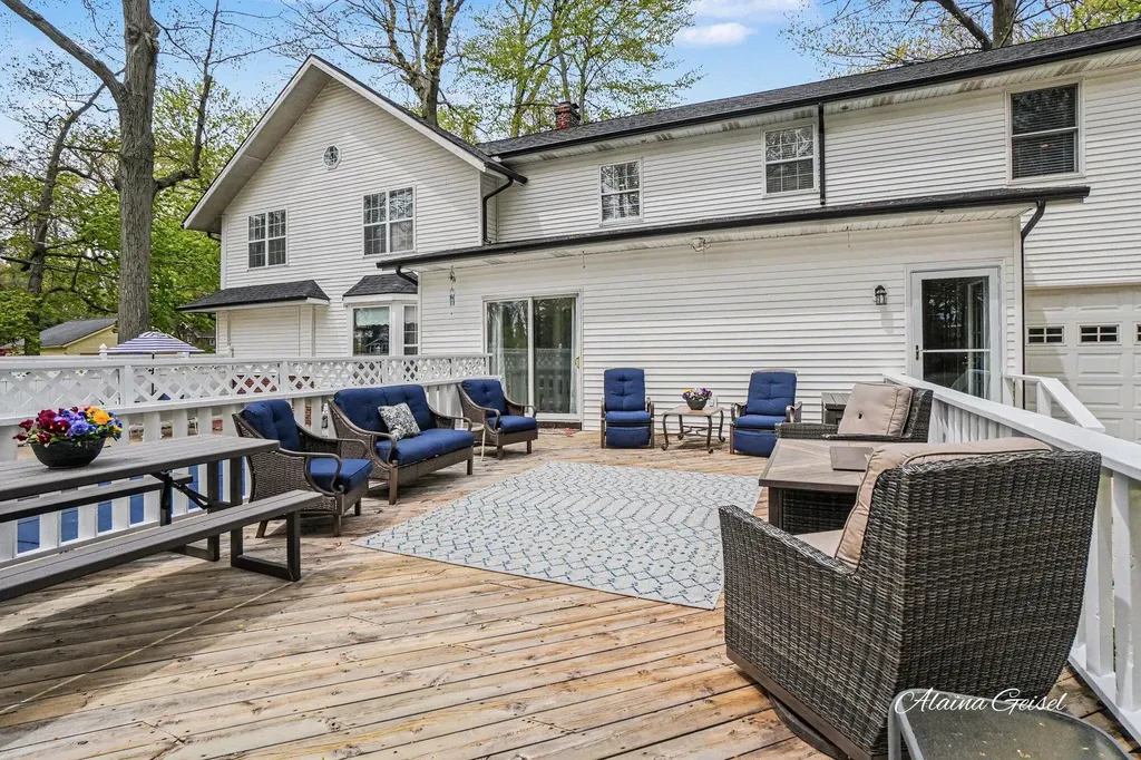 385 Marquette Avenue Park Township MI 49424