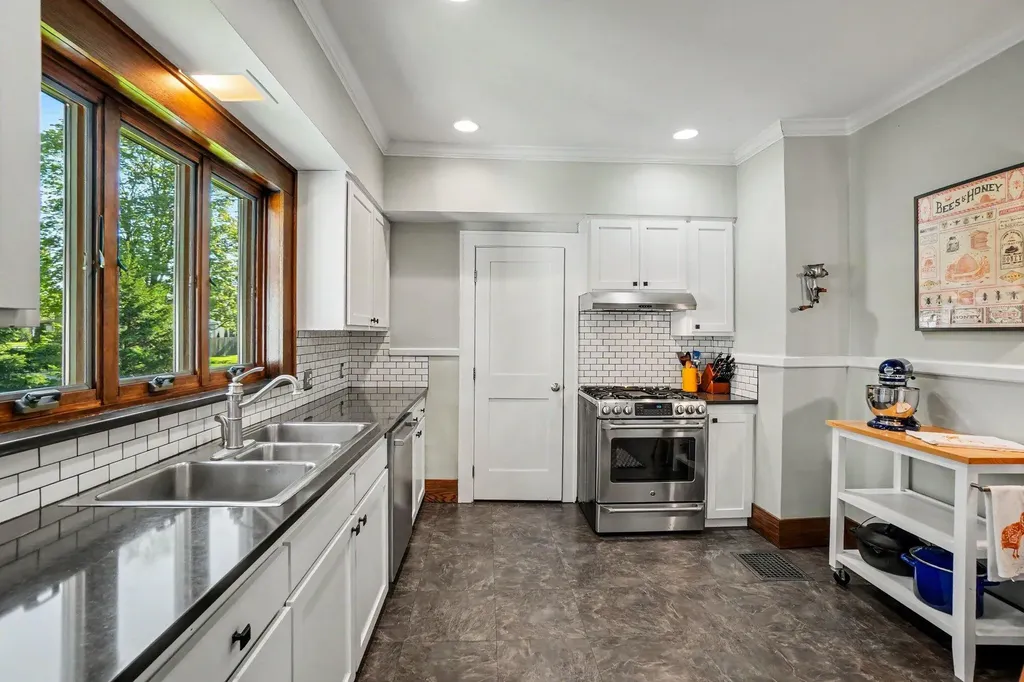 5577 Madison Avenue Hudsonville City MI 49426