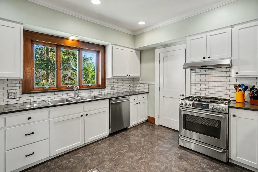 5577 Madison Avenue Hudsonville City MI 49426
