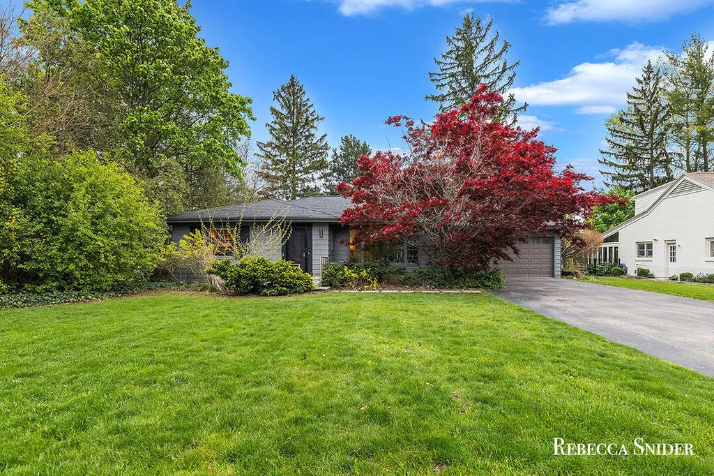 3134 Midland Drive SE Grand Rapids Charter Township MI 49506
