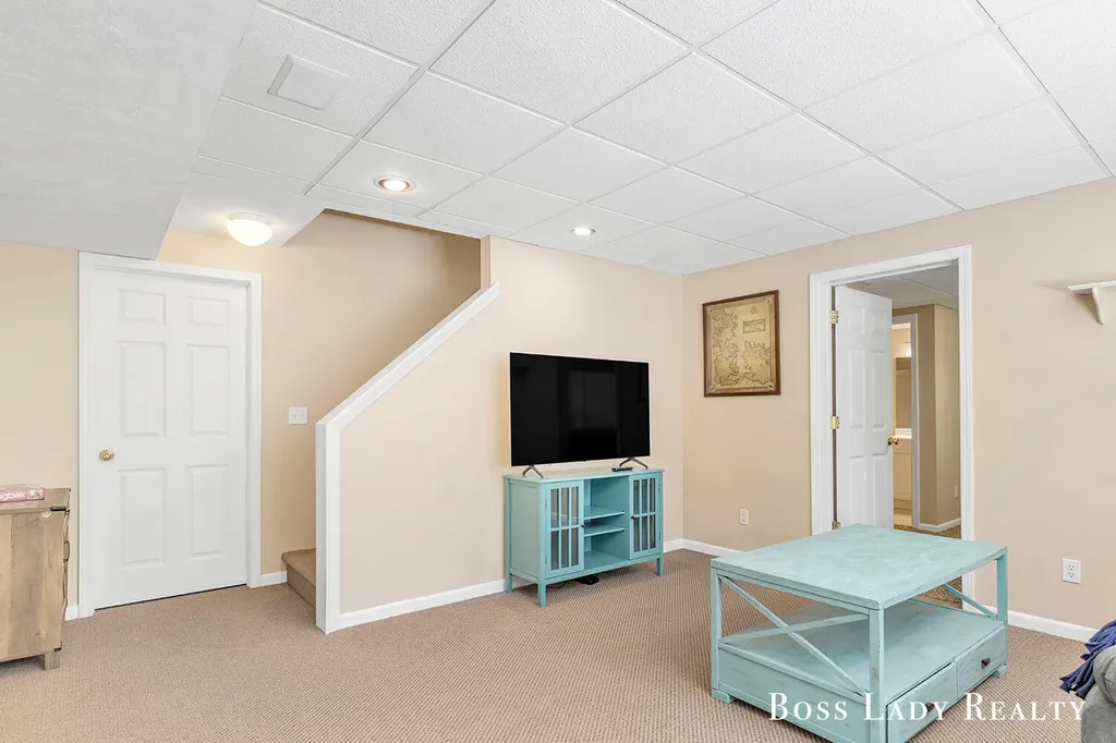 3960 Old Elm Drive SE Kentwood City MI 49512