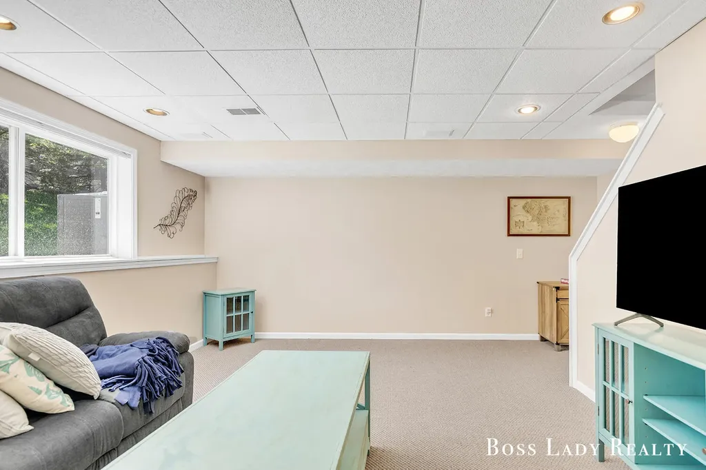 3960 Old Elm Drive SE Kentwood City MI 49512