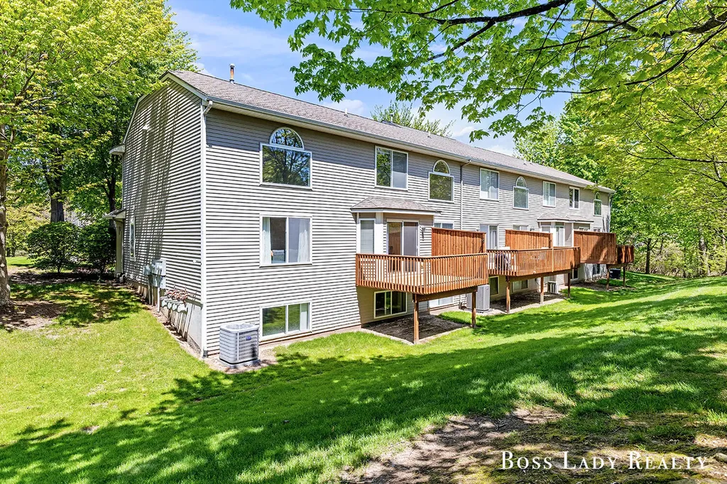 3960 Old Elm Drive SE Kentwood City MI 49512