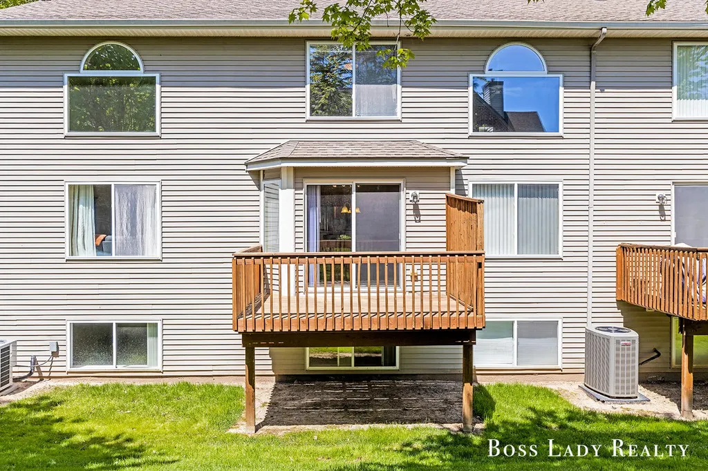 3960 Old Elm Drive SE Kentwood City MI 49512