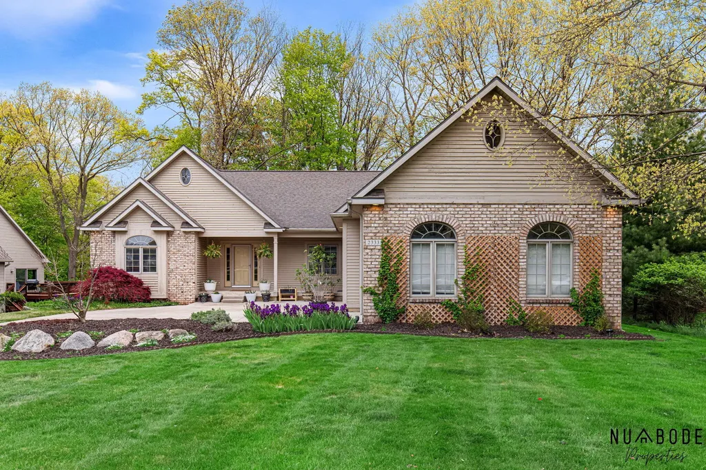 2333 Longmeadow Street NW Grand Rapids City MI 49504