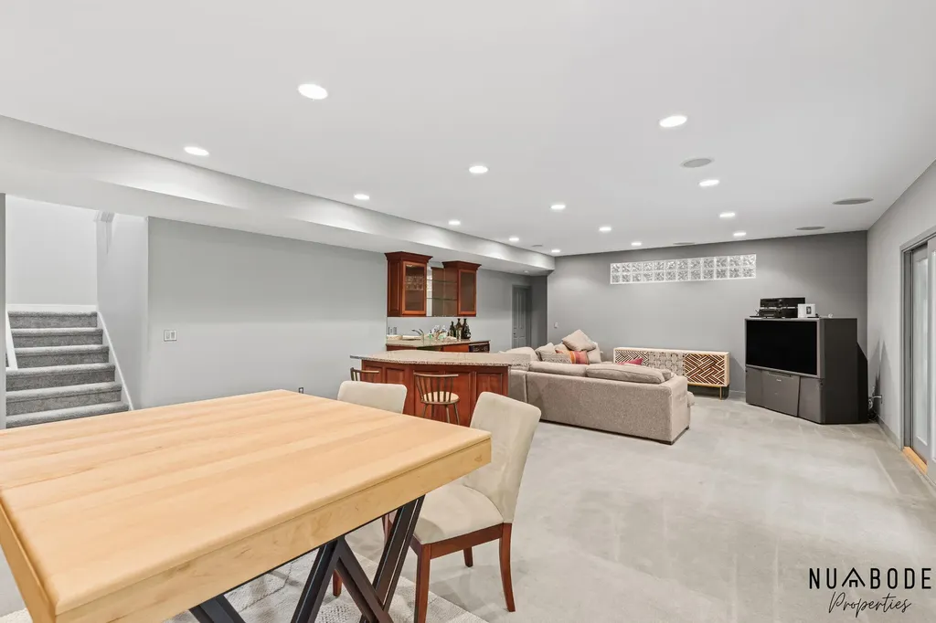 2333 Longmeadow Street NW Grand Rapids City MI 49504