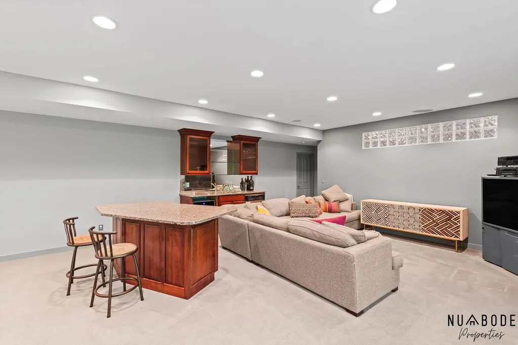 2333 Longmeadow Street NW Grand Rapids City MI 49504