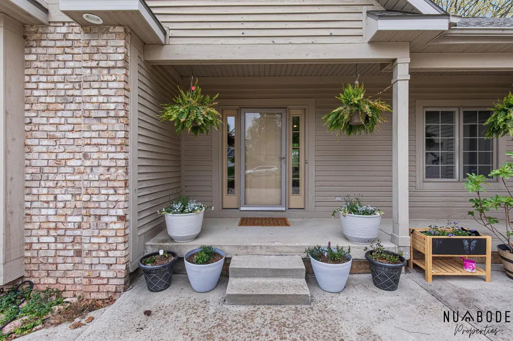 2333 Longmeadow Street NW Grand Rapids City MI 49504