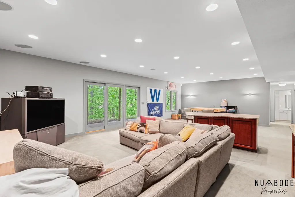2333 Longmeadow Street NW Grand Rapids City MI 49504