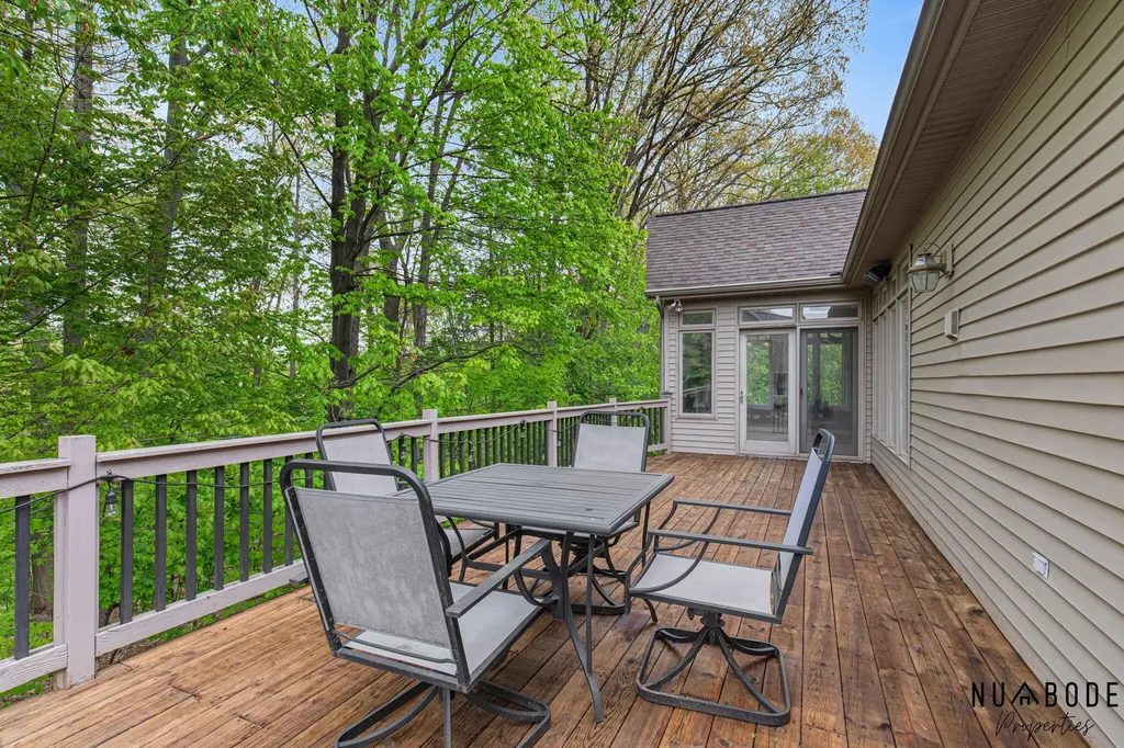 2333 Longmeadow Street NW Grand Rapids City MI 49504
