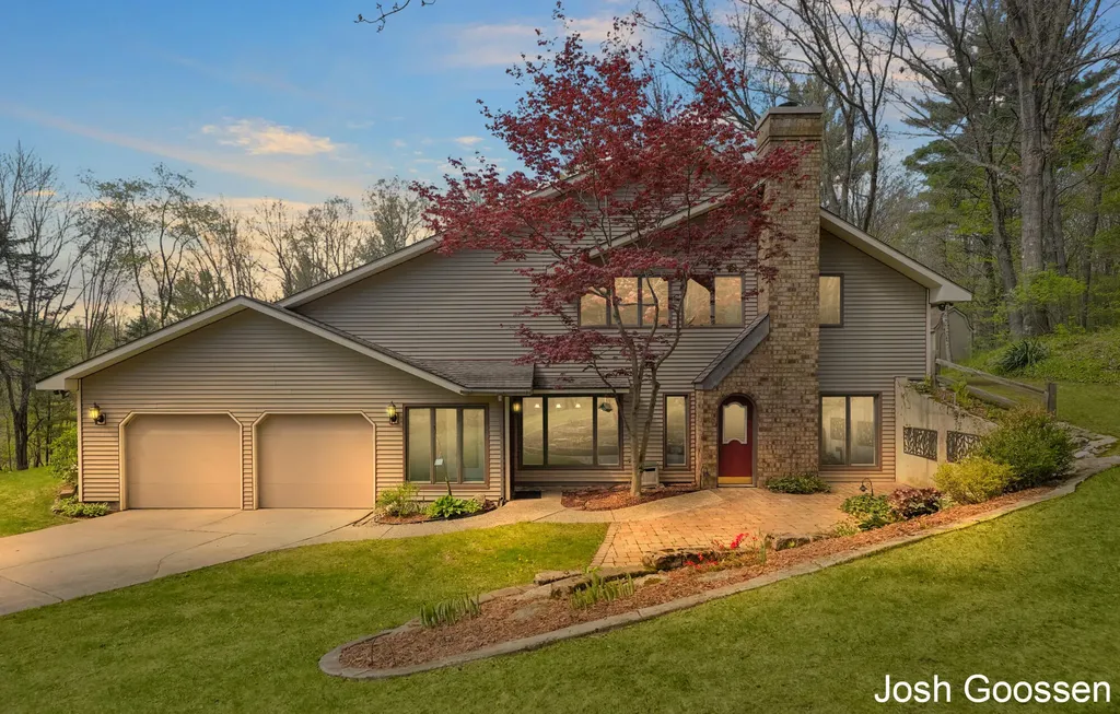 5742 Timber Canyon Bend NE Cannon Township MI 49306