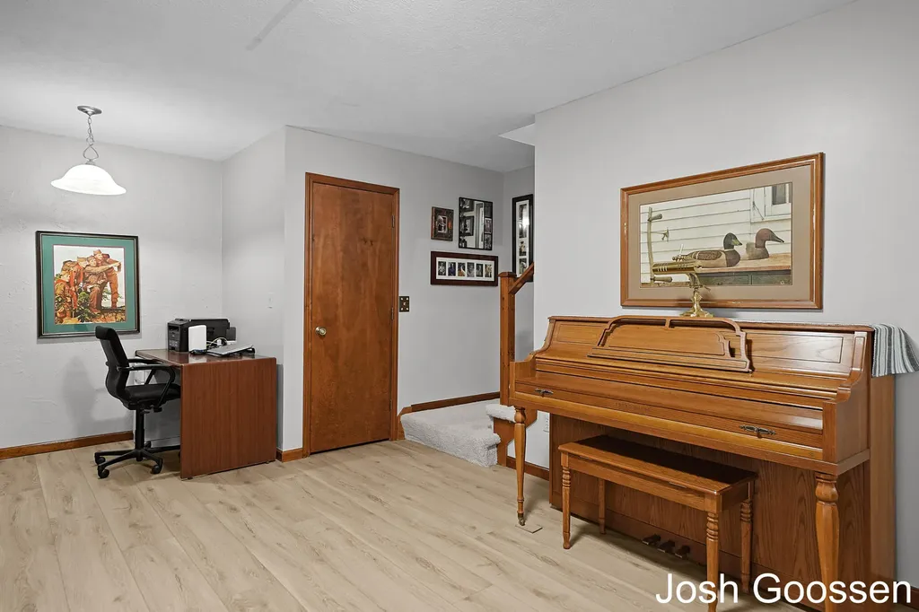 5742 Timber Canyon Bend NE Cannon Township MI 49306