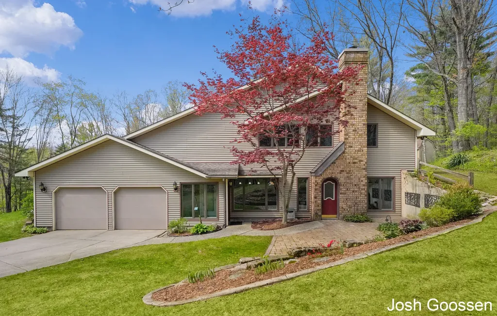 5742 Timber Canyon Bend NE Cannon Township MI 49306