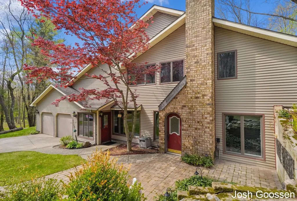 5742 Timber Canyon Bend NE Cannon Township MI 49306