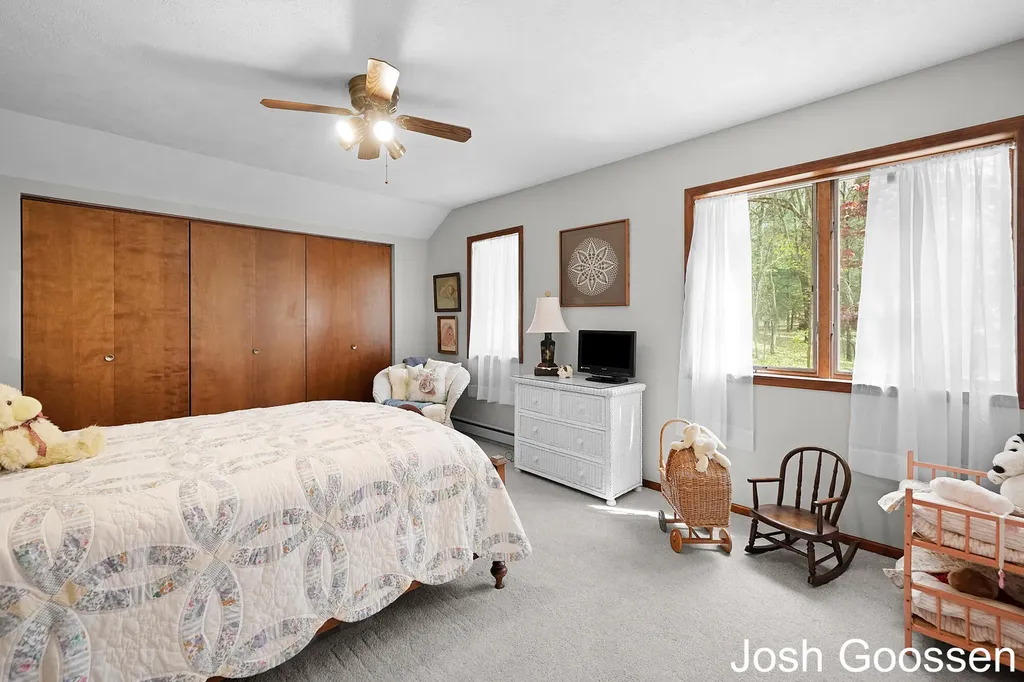 5742 Timber Canyon Bend NE Cannon Township MI 49306