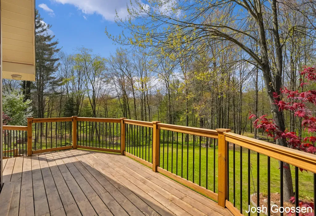 5742 Timber Canyon Bend NE Cannon Township MI 49306