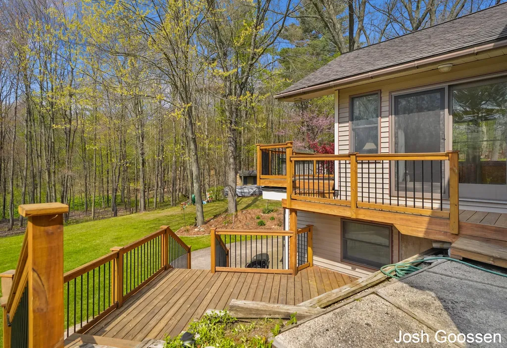 5742 Timber Canyon Bend NE Cannon Township MI 49306