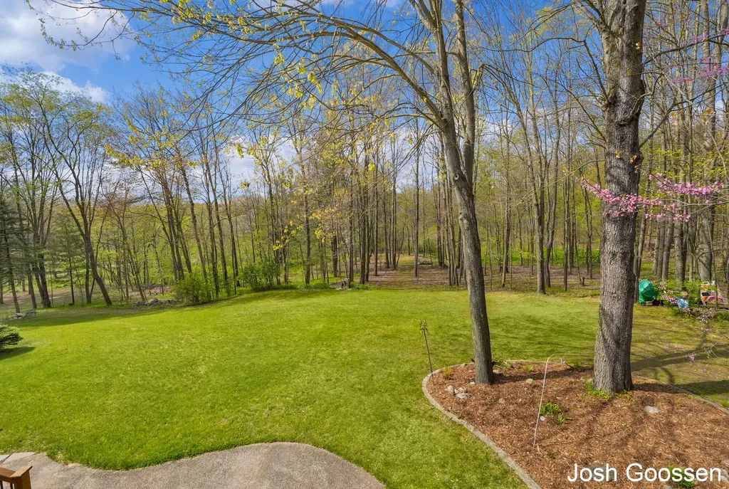 5742 Timber Canyon Bend NE Cannon Township MI 49306