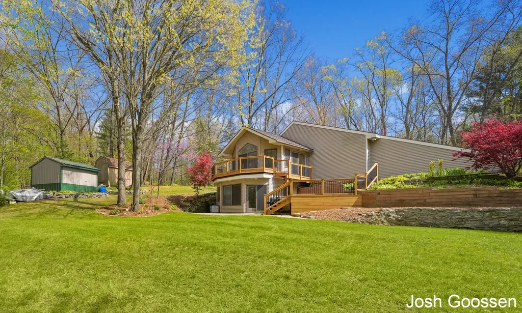5742 Timber Canyon Bend NE Cannon Township MI 49306