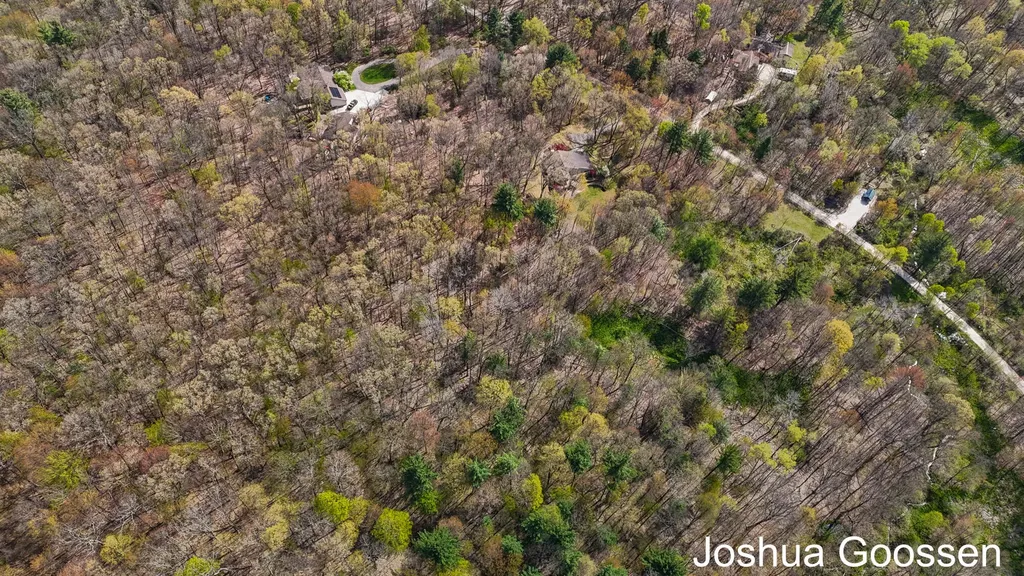 5742 Timber Canyon Bend NE Cannon Township MI 49306