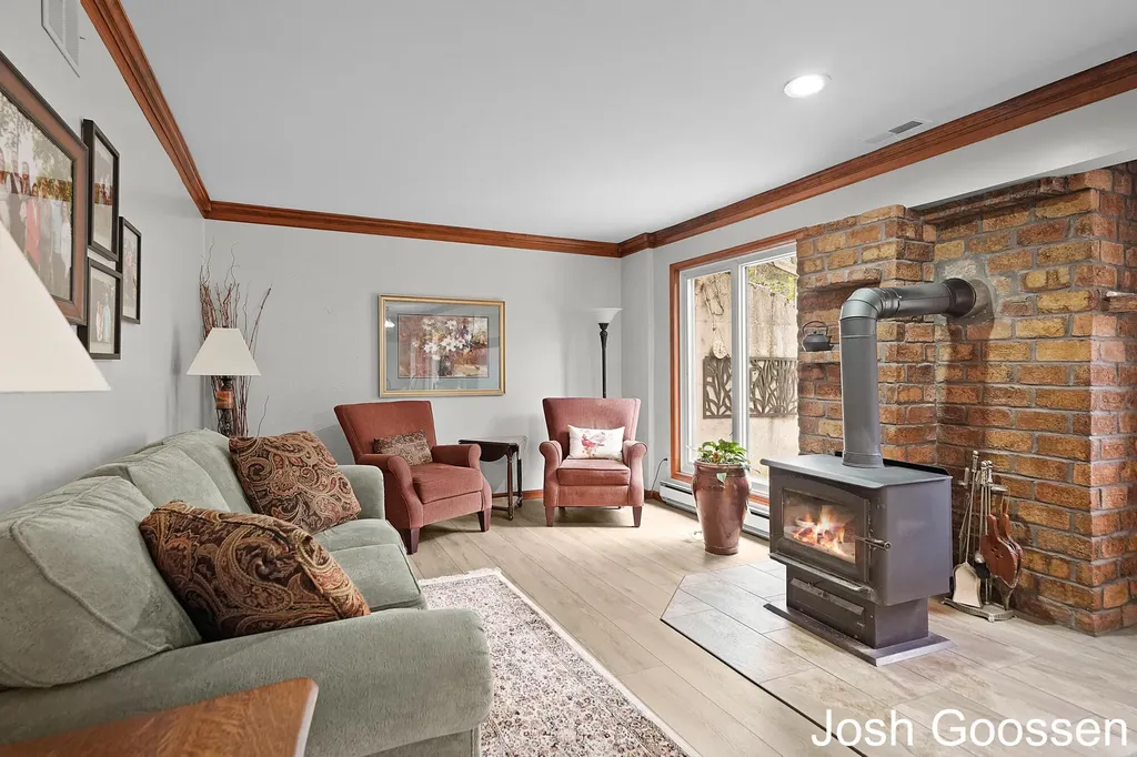 5742 Timber Canyon Bend NE Cannon Township MI 49306