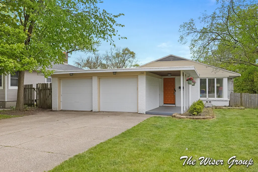 1742 Boston Street SE Grand Rapids City MI 49506