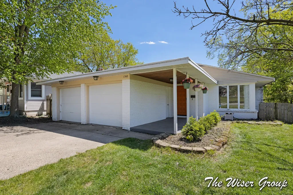 1742 Boston Street SE Grand Rapids City MI 49506
