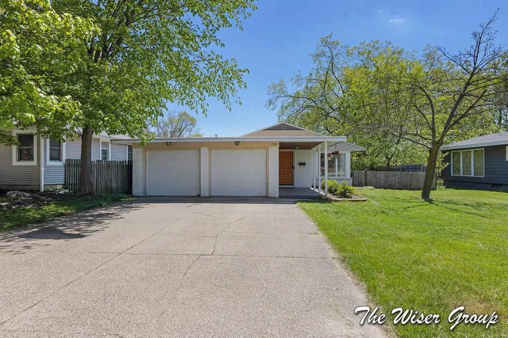 1742 Boston Street SE Grand Rapids City MI 49506