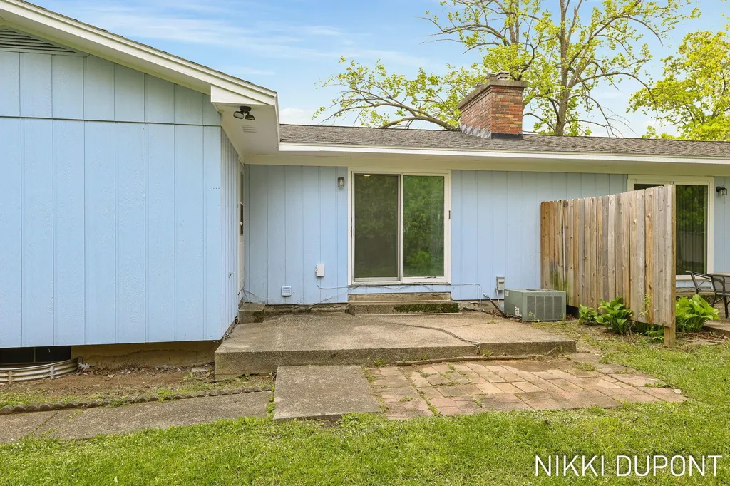 2417-2419 Edgewood Avenue SE Grand Rapids City MI 49546