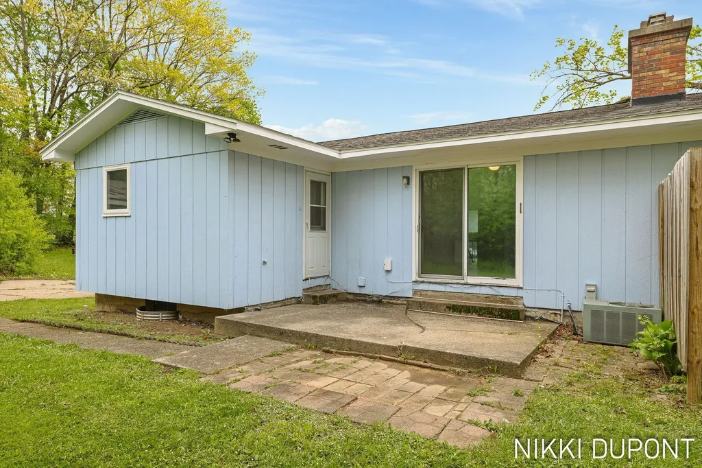 2417-2419 Edgewood Avenue SE Grand Rapids City MI 49546
