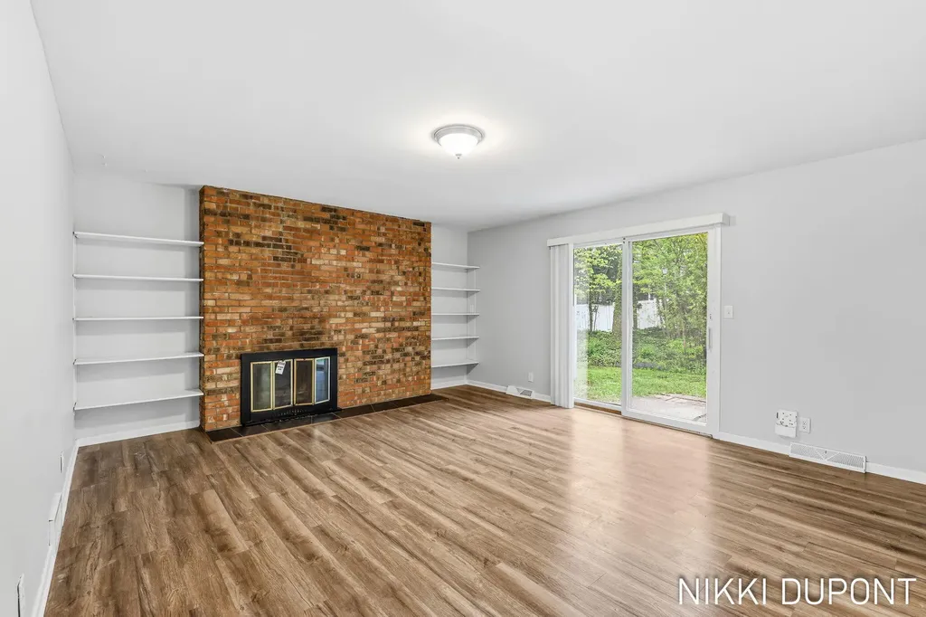 2417-2419 Edgewood Avenue SE Grand Rapids City MI 49546