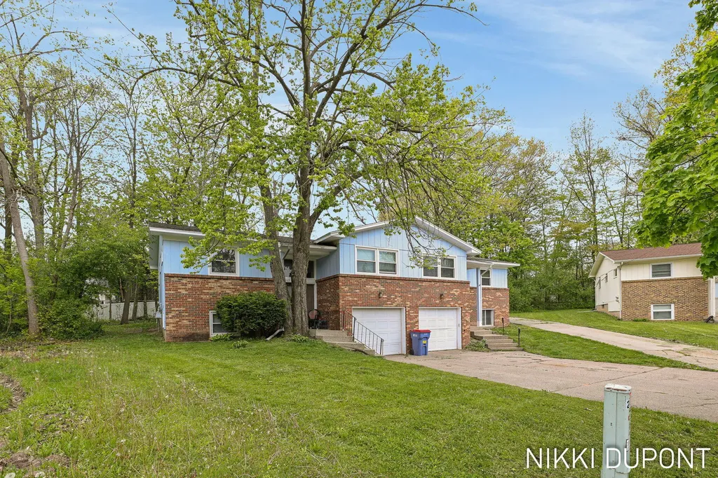 2417-2419 Edgewood Avenue SE Grand Rapids City MI 49546