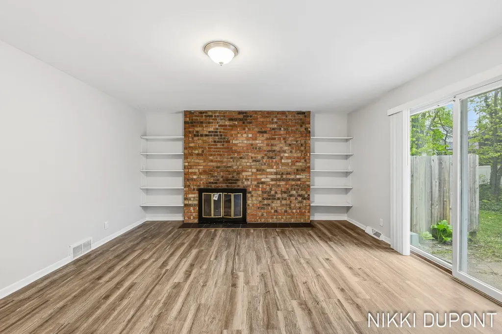 2417-2419 Edgewood Avenue SE Grand Rapids City MI 49546
