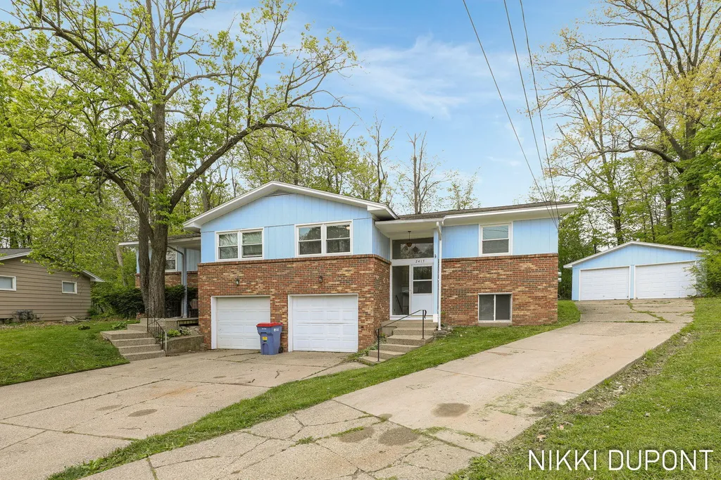 2417-2419 Edgewood Avenue SE Grand Rapids City MI 49546