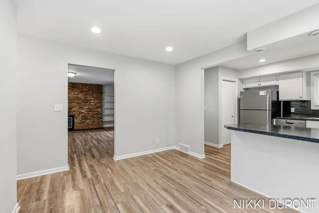 2417-2419 Edgewood Avenue SE Grand Rapids City MI 49546