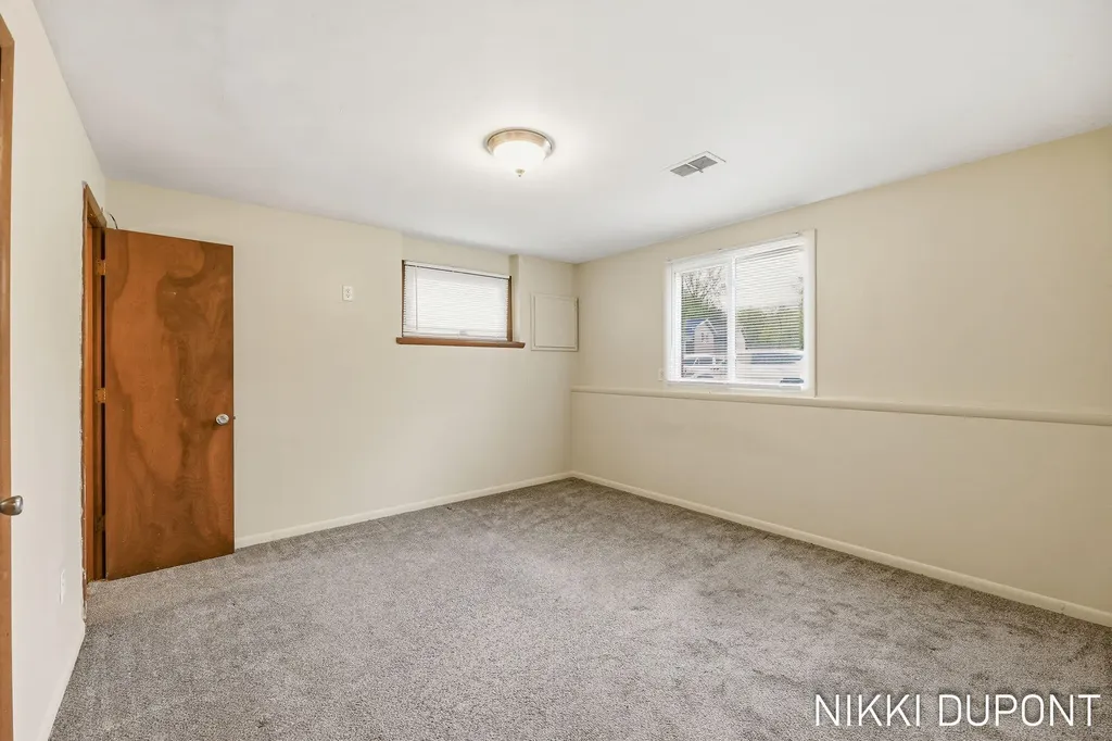2417-2419 Edgewood Avenue SE Grand Rapids City MI 49546