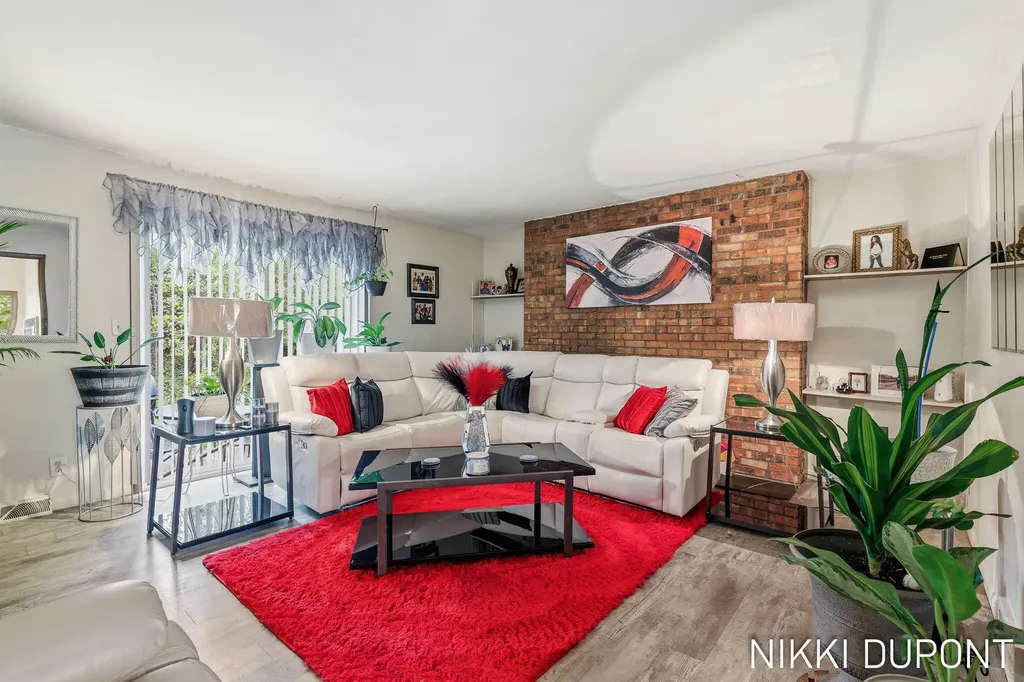 2417-2419 Edgewood Avenue SE Grand Rapids City MI 49546