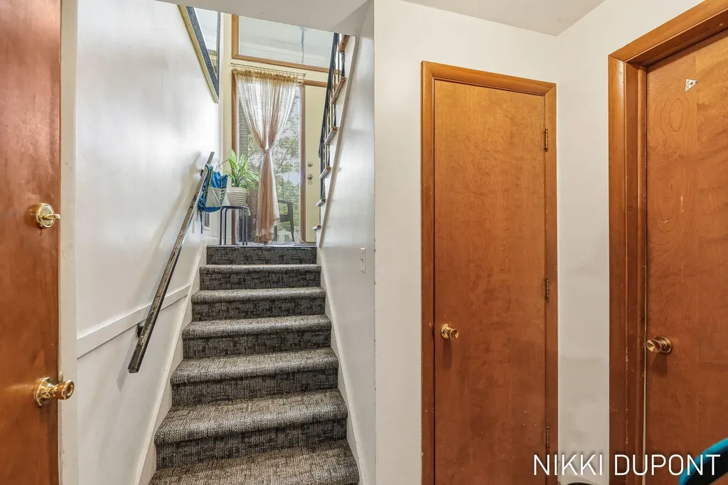 2417-2419 Edgewood Avenue SE Grand Rapids City MI 49546