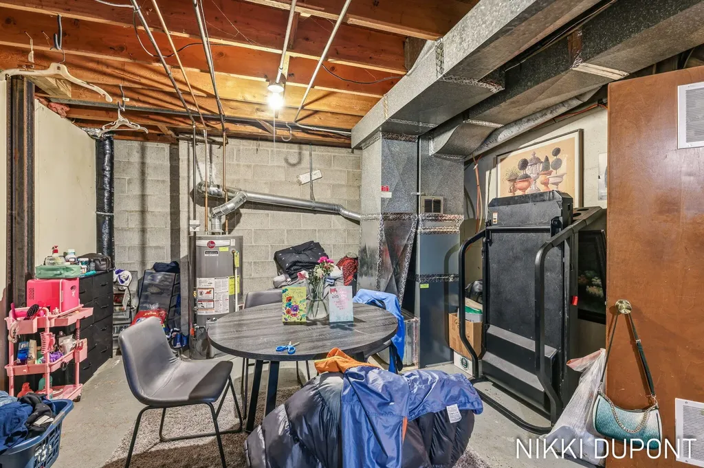 2417-2419 Edgewood Avenue SE Grand Rapids City MI 49546
