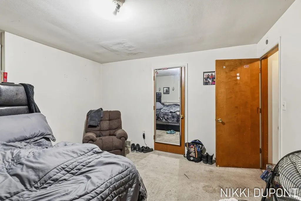 2417-2419 Edgewood Avenue SE Grand Rapids City MI 49546