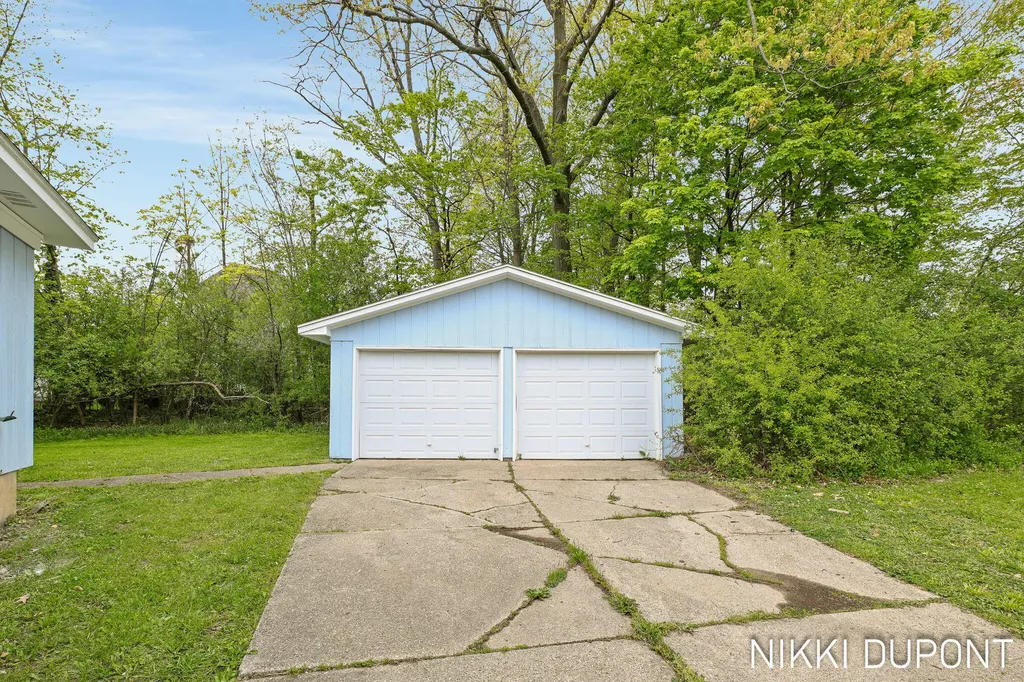 2417-2419 Edgewood Avenue SE Grand Rapids City MI 49546