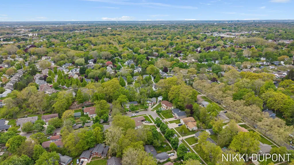 2417-2419 Edgewood Avenue SE Grand Rapids City MI 49546