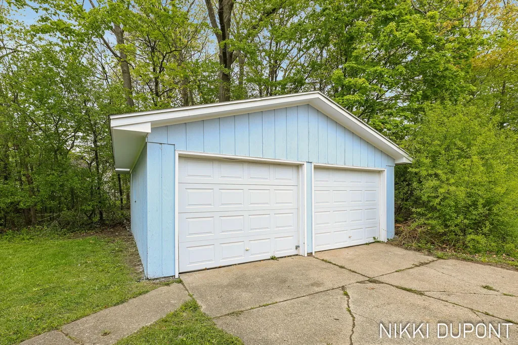 2417-2419 Edgewood Avenue SE Grand Rapids City MI 49546