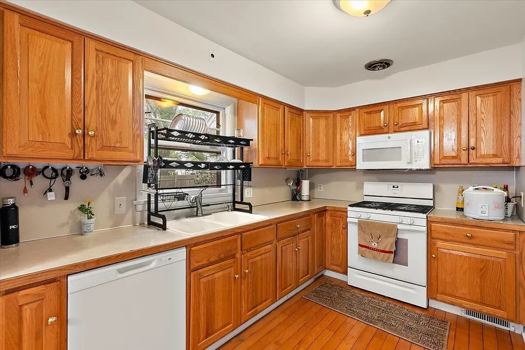 3035 E Paris Avenue SE Kentwood City MI 49512