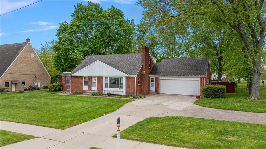 3035 E Paris Avenue SE Kentwood City MI 49512
